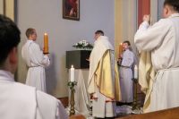 Jezus schowany do ciemnicy